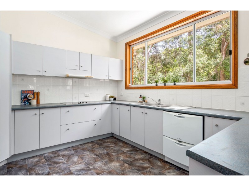 23 Cinnabar Close, Caves Beach NSW 2281