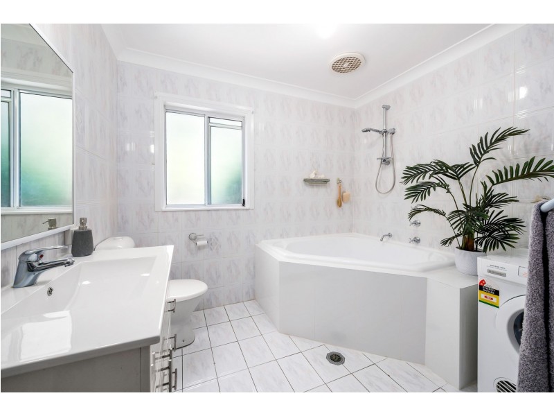 23 Cinnabar Close, Caves Beach NSW 2281