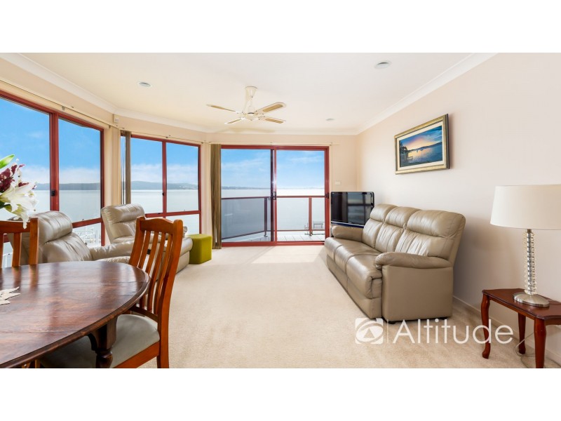 2/1 Robey Crescent, Coal Point NSW 2283