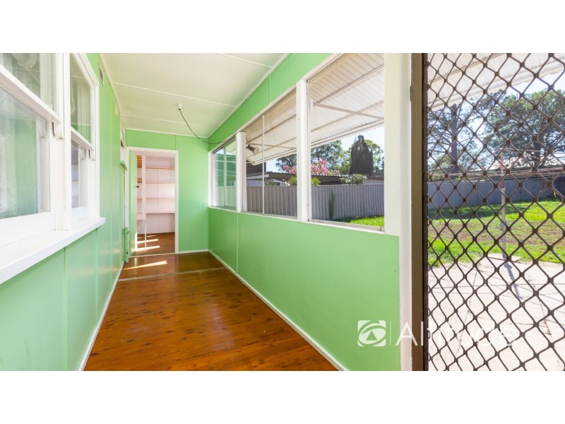 28 Bonarius Street, Warners Bay NSW 2282