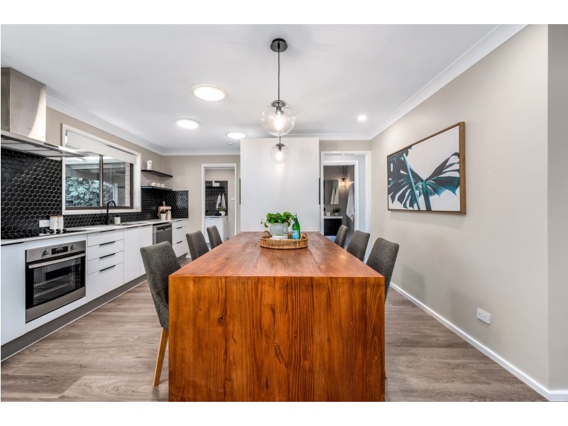 4 Taranaki Place, Macquarie Hills NSW 2285