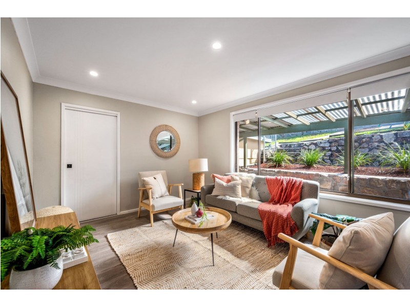 4 Taranaki Place, Macquarie Hills NSW 2285