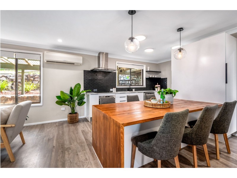 4 Taranaki Place, Macquarie Hills NSW 2285