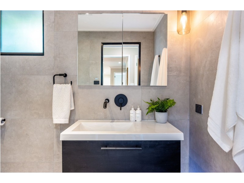 4 Taranaki Place, Macquarie Hills NSW 2285