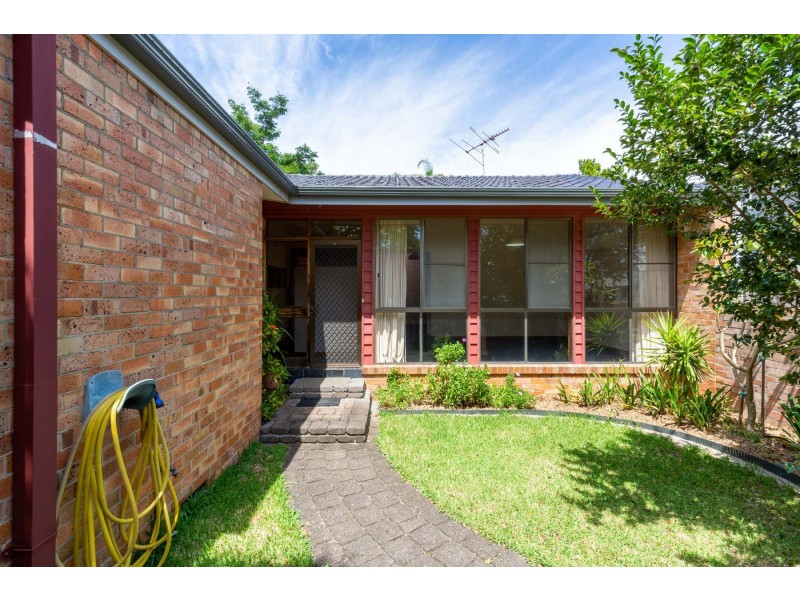 1/18 Dilkera Avenue, Valentine NSW 2280