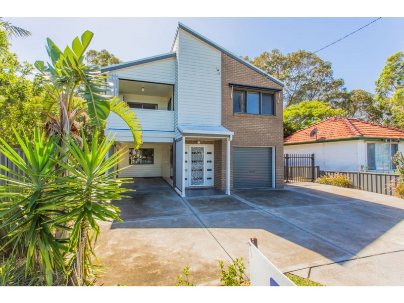 43 Middle Point Road, Bolton Point NSW 2283