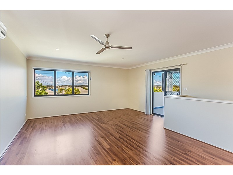 43 Middle Point Road, Bolton Point NSW 2283