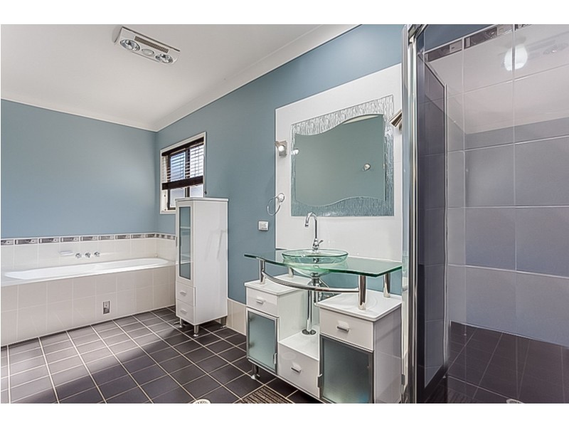 43 Middle Point Road, Bolton Point NSW 2283