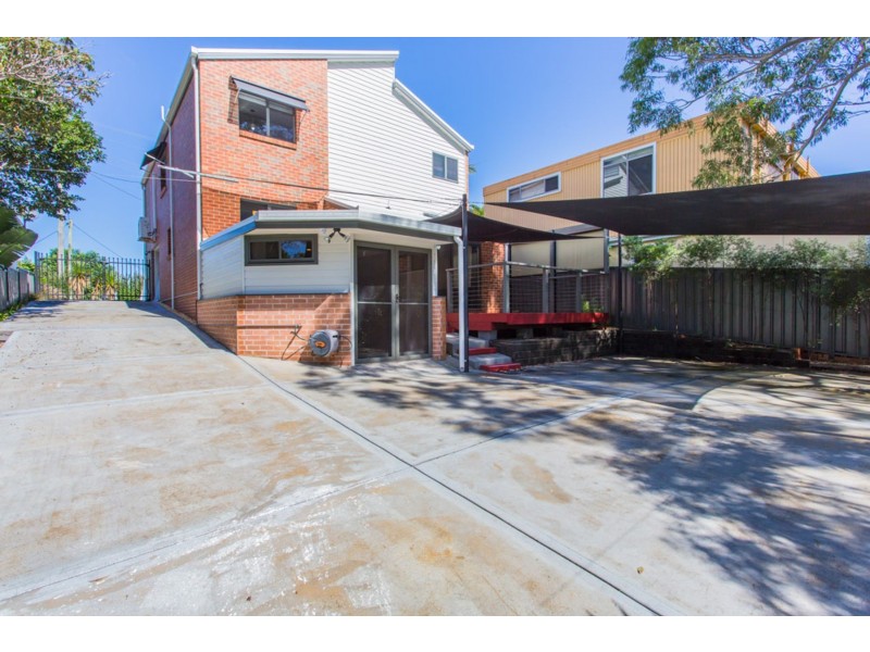 43 Middle Point Road, Bolton Point NSW 2283