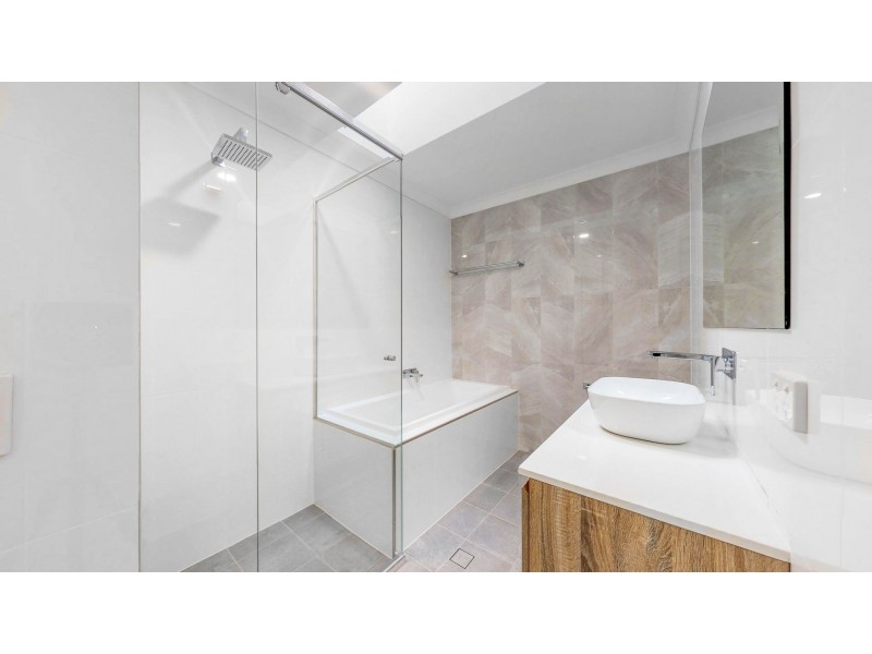 4/7 Clayton Crescent, Kotara NSW 2289