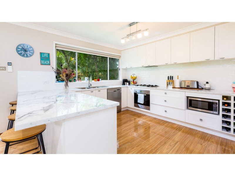 11 Blaxland Road, Macquarie Hills NSW 2285