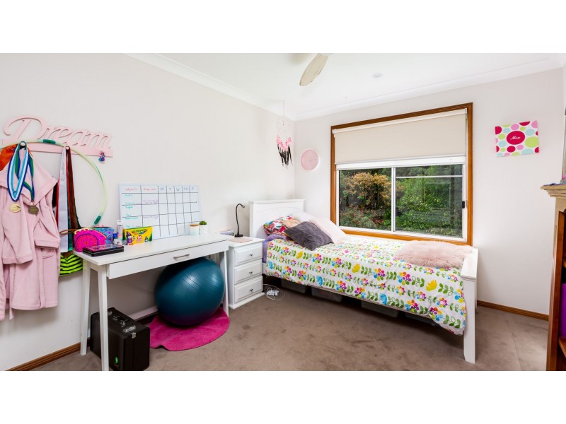 11 Blaxland Road, Macquarie Hills NSW 2285