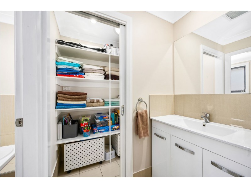 8 Fitzwilliam Circuit, Macquarie Hills NSW 2285