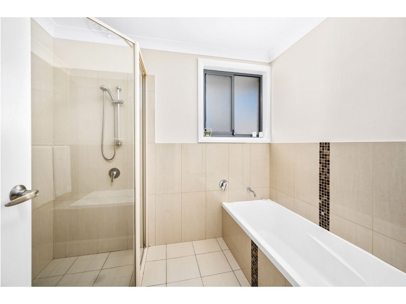 8 Fitzwilliam Circuit, Macquarie Hills NSW 2285