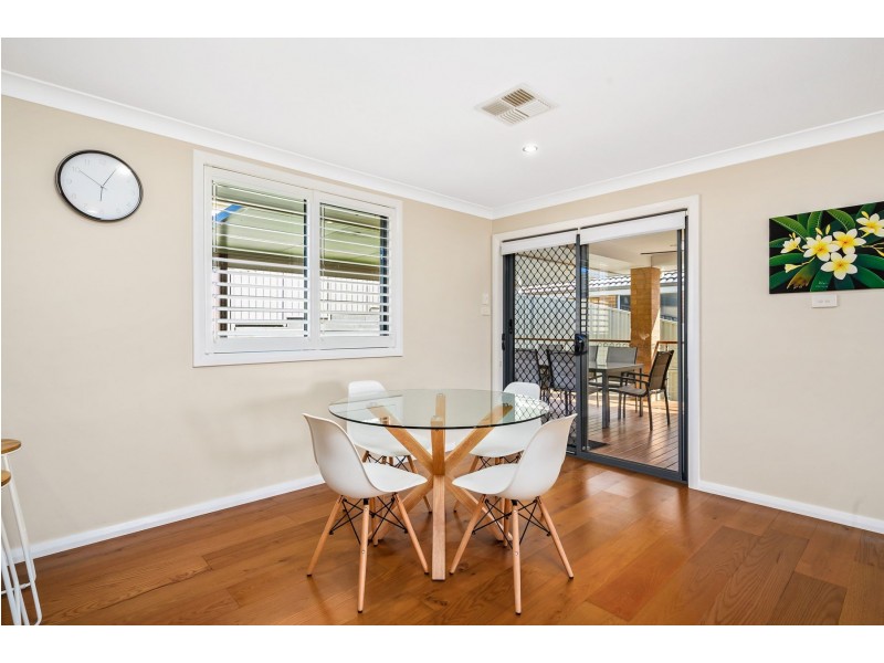 8 Fitzwilliam Circuit, Macquarie Hills NSW 2285