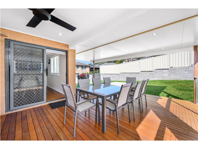 8 Fitzwilliam Circuit, Macquarie Hills NSW 2285