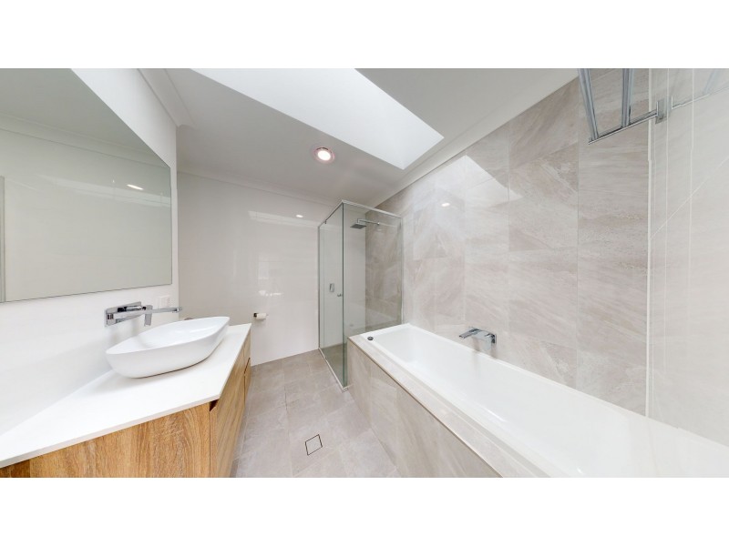 1/7 Clayton Crescent, Kotara NSW 2289