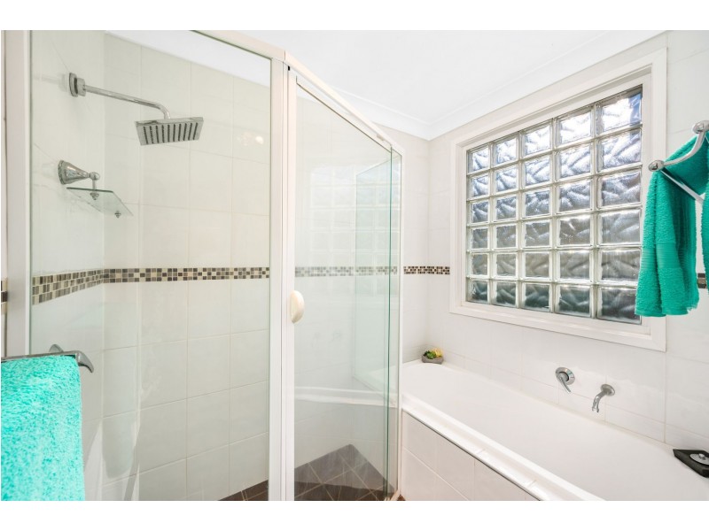 27 Alhambra Avenue, Macquarie Hills NSW 2285