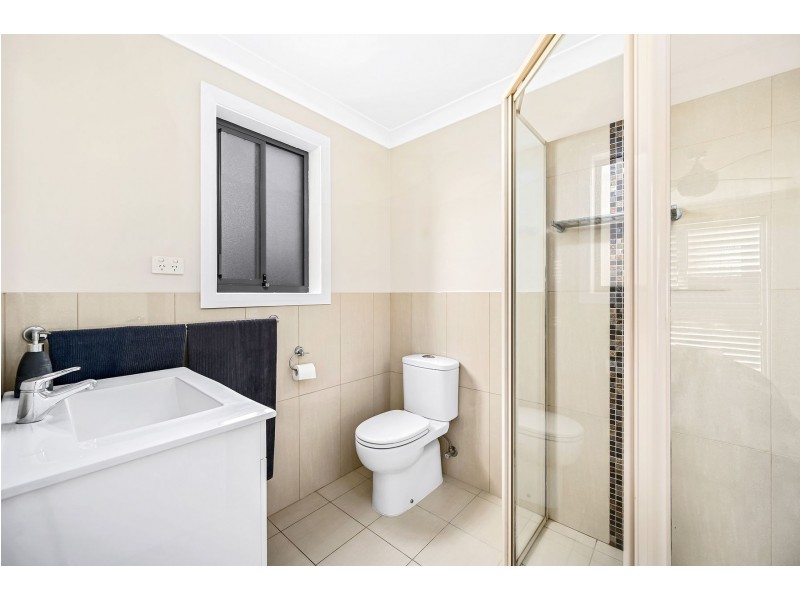 8 Fitzwilliam Circuit, Macquarie Hills NSW 2285