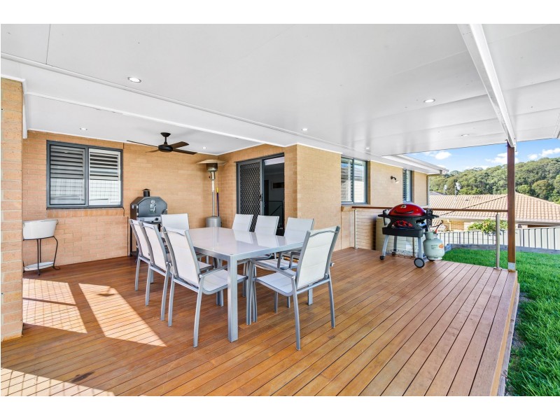 8 Fitzwilliam Circuit, Macquarie Hills NSW 2285