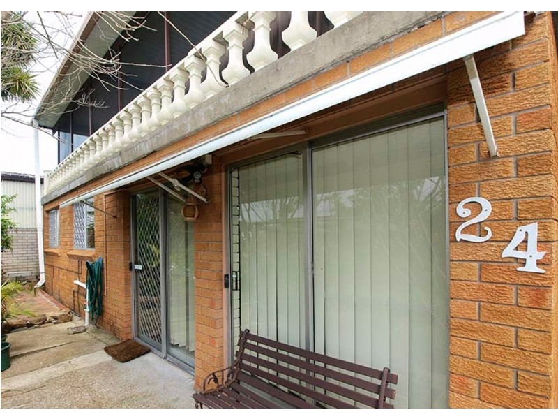 1/24 Calverton Crescent, Belmont North NSW 2280