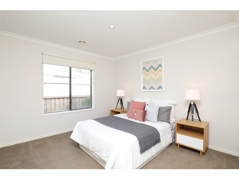 144 Phillip Drive, Sunbury VIC 3429
