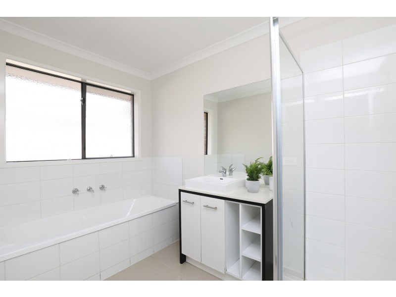 144 Phillip Drive, Sunbury VIC 3429
