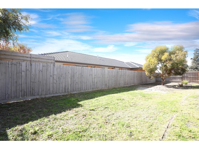 144 Phillip Drive, Sunbury VIC 3429