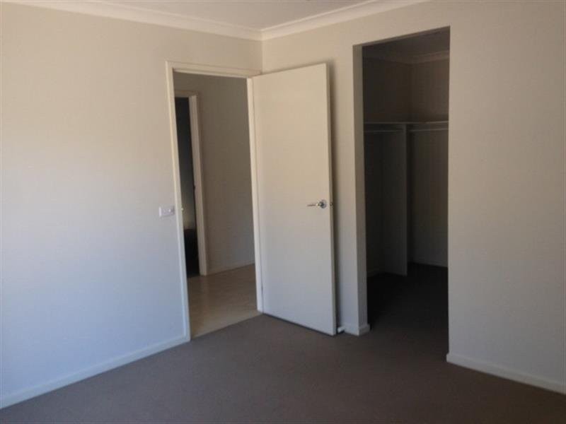 143 Phillip Drive, Sunbury VIC 3429