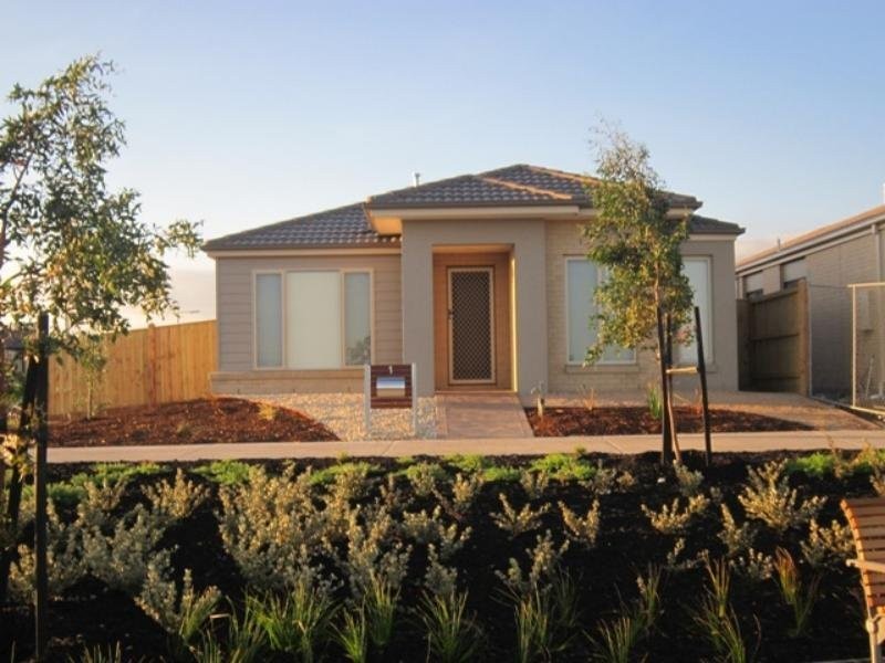 1 Shoreline Lane, Point Cook VIC 3030