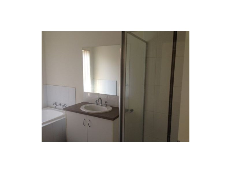 28 Tiverton Park Way, Derrimut VIC 3030