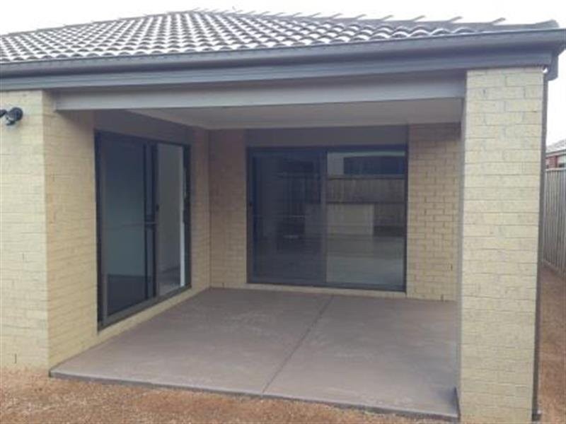 30 Tamborine Avenue, Point Cook VIC 3030