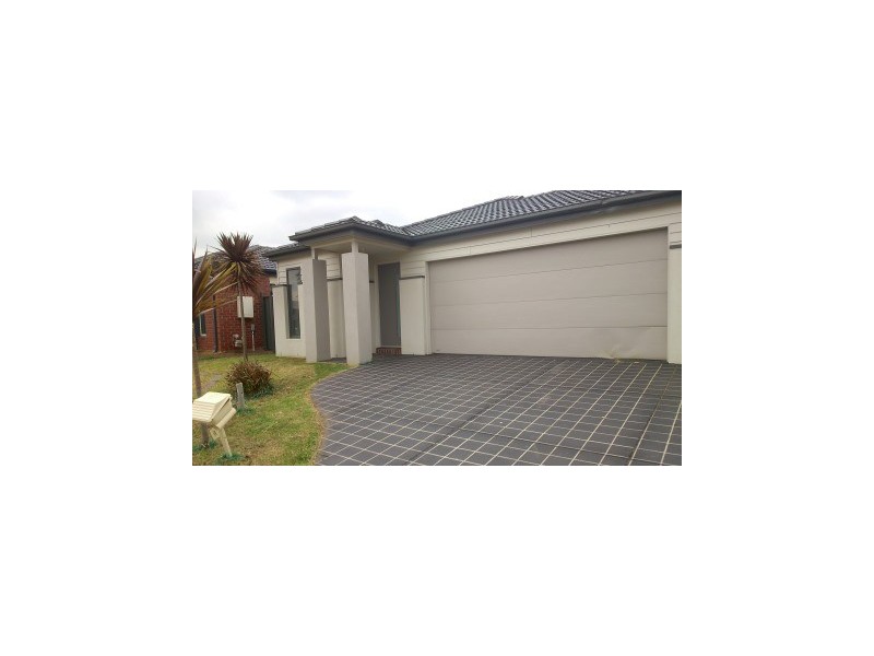 80 Duncombe Park Way, Deer Park VIC 3023