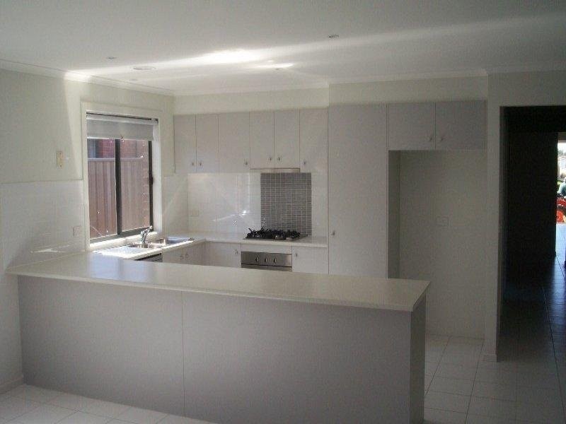 80 Duncombe Park Way, Deer Park VIC 3023