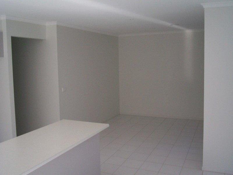 80 Duncombe Park Way, Deer Park VIC 3023