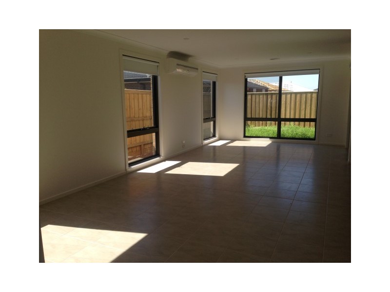 27 Allunga Way, Werribee VIC 3030