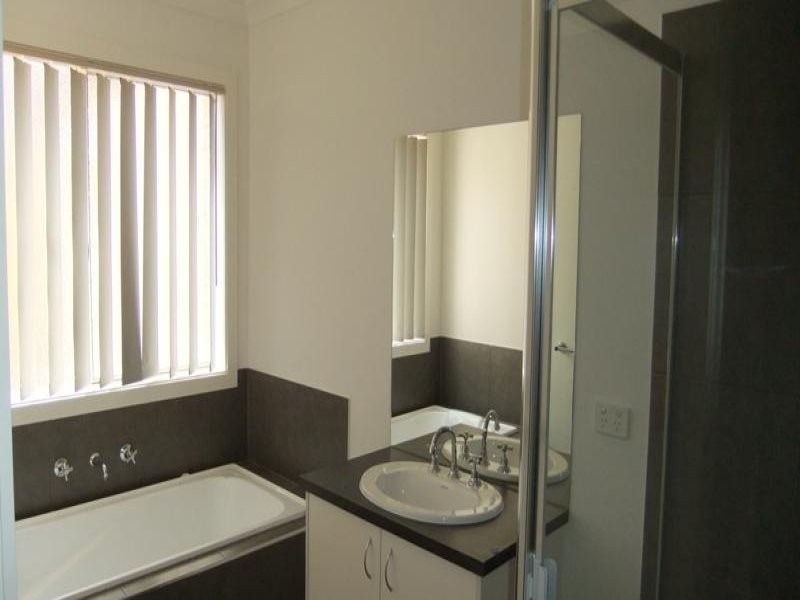 11 Foothills Street, Doreen VIC 3754