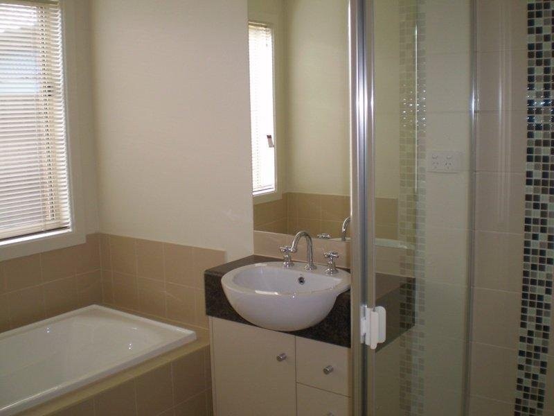 76 Duncombe Park Way, Deer Park VIC 3023