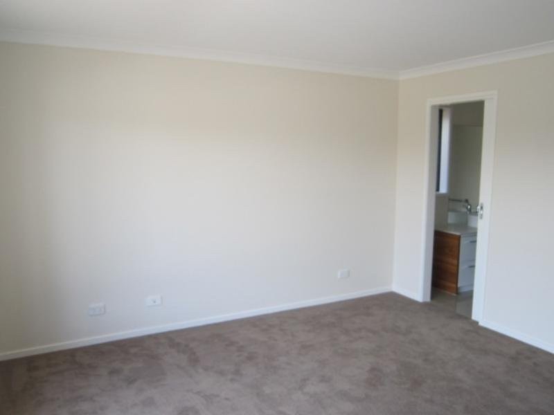 33 Ardenal Crescent, Lalor VIC 3075