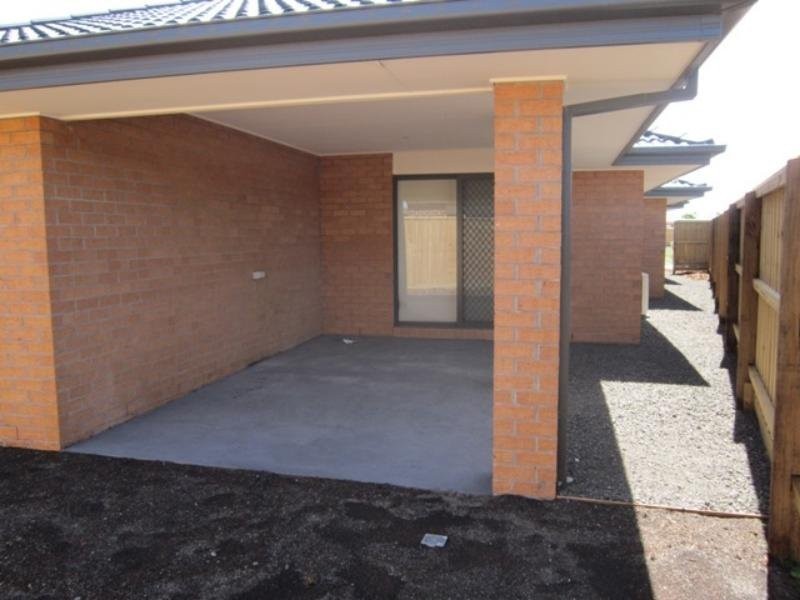 33 Ardenal Crescent, Lalor VIC 3075