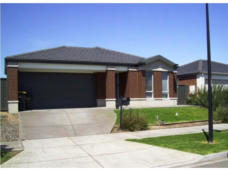 6 Edmondshaw Drive, Deer Park VIC 3023