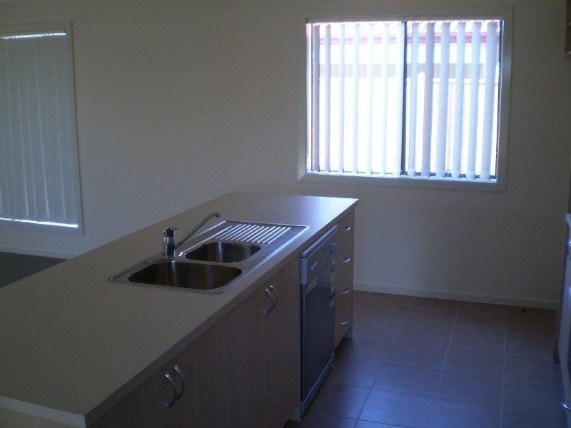 50 Fantail Crescent, Williams Landing VIC 3027