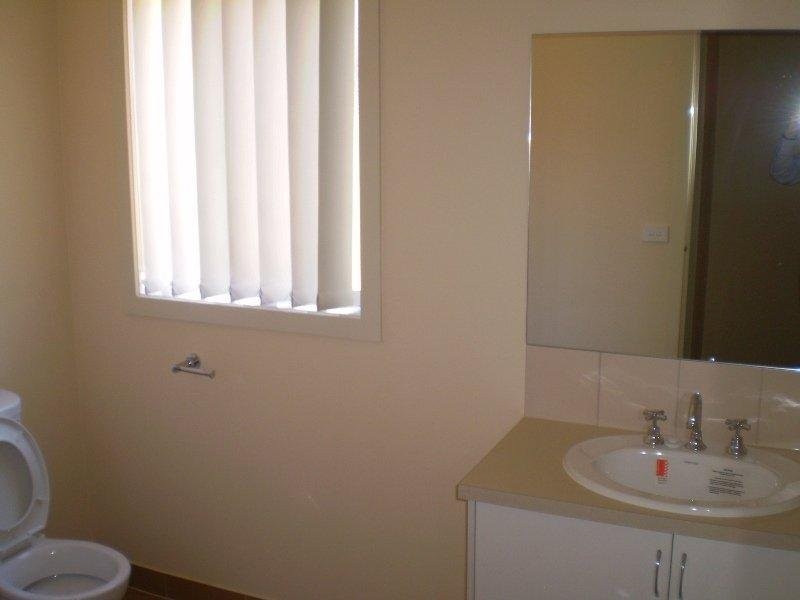 50 Fantail Crescent, Williams Landing VIC 3027