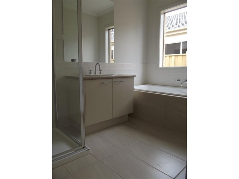 44 Warrego Circuit, Sandhurst VIC 3977