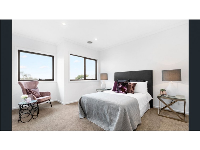 2/57 Loughnan Road, Ringwood VIC 3134