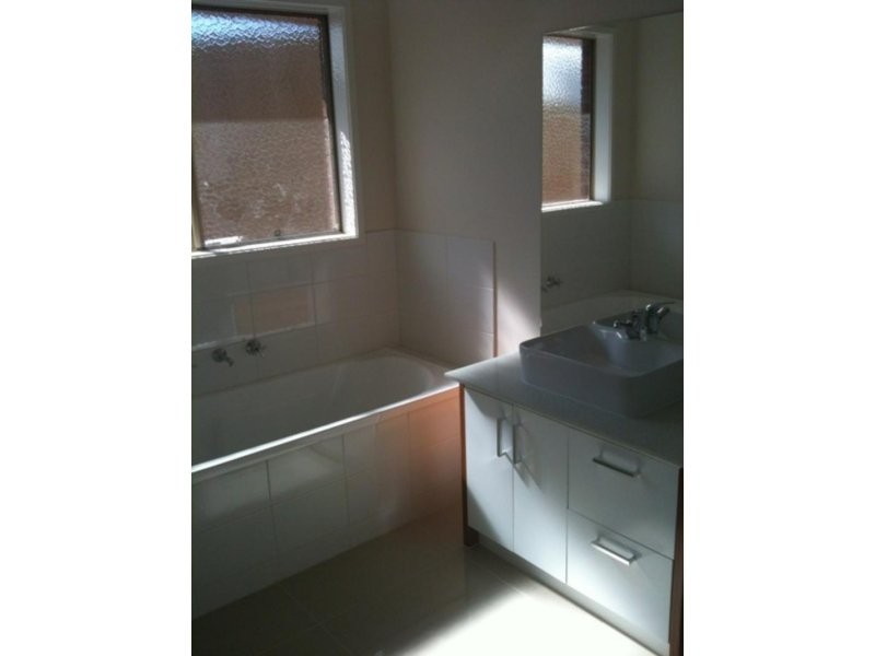 7 Saltash Court, Sunbury VIC 3429