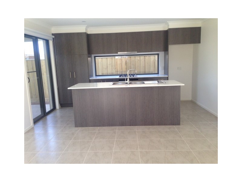 27 Allunga Way, Werribee VIC 3030