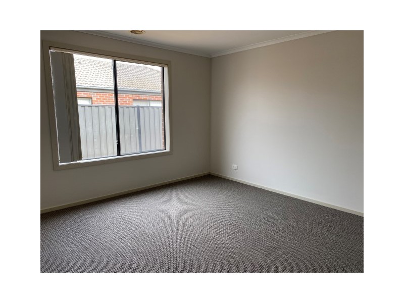 4 Flower Gum Crescent, Tarneit VIC 3029