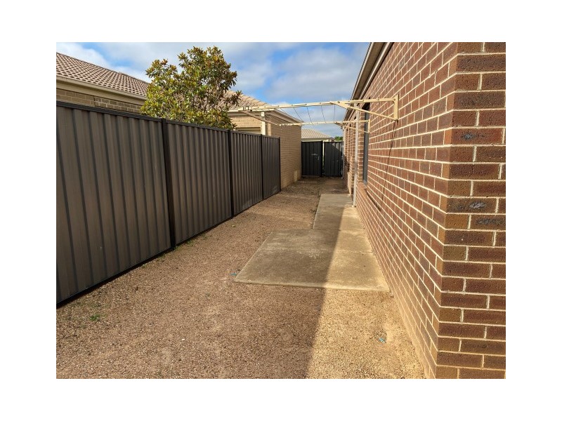 4 Flower Gum Crescent, Tarneit VIC 3029