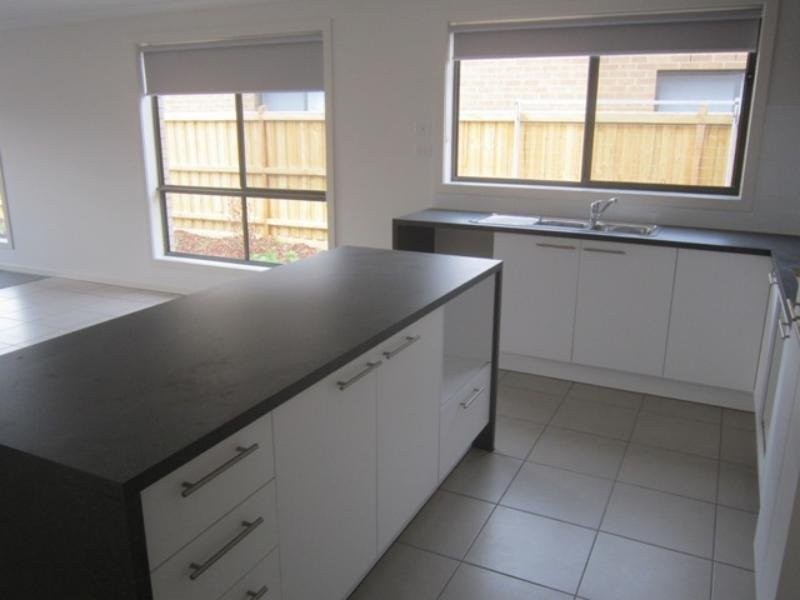 163 Botanica Springs Boulevard, Brookfield VIC 3338